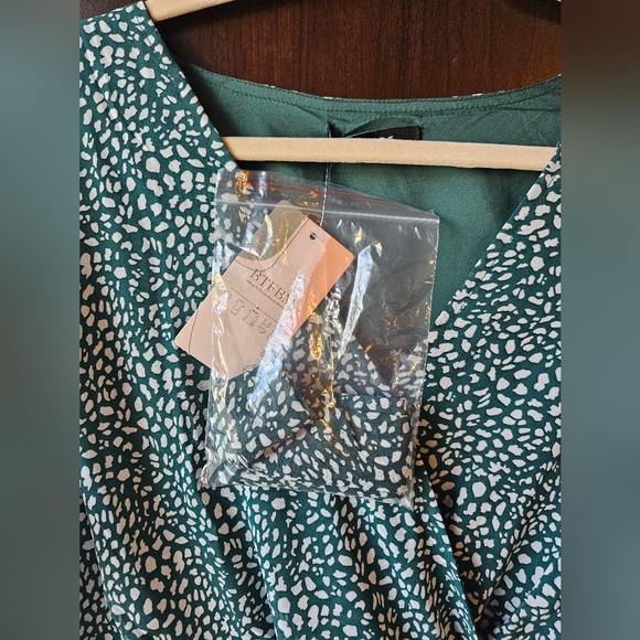 NWT BTFBM Green And White Polka Dot Dress - Picture 5 of 5